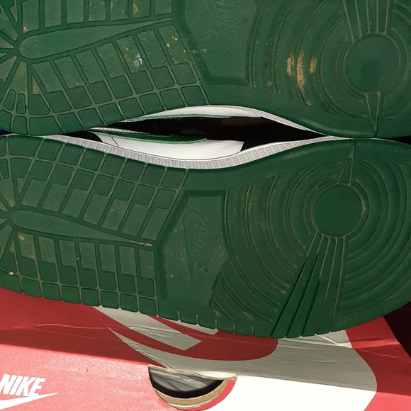 Air Jordan 1 Mid | 9 | Pine Green - Picture 7 of 7